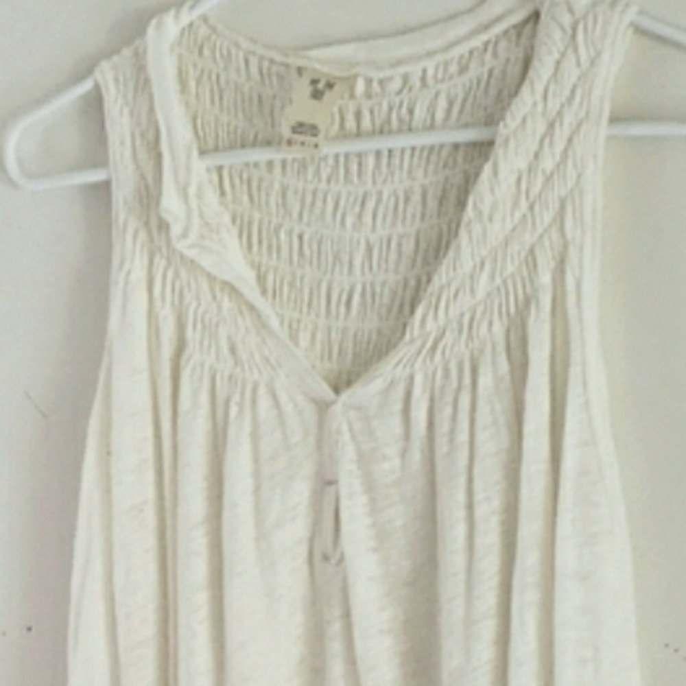 Free People We the Free New to Town Smocked Hot Spring White Tank Top Sz XS - Picture 7 of 12